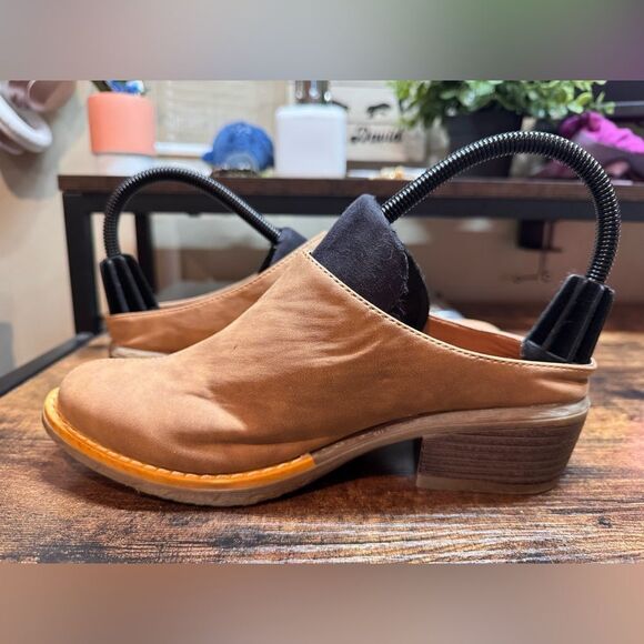 American Rag Tan Bootie slides size 8 - Picture 8 of 13